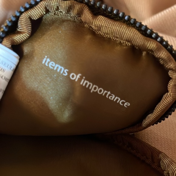 Lululemon fur Coin Purse NWOT - Picture 4 of 6